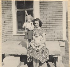 Phyllis Byers, Jane Goodwin, Teresa Chestnut